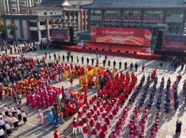 第十四届桂林永福福寿节暨千人健步走活动启幕