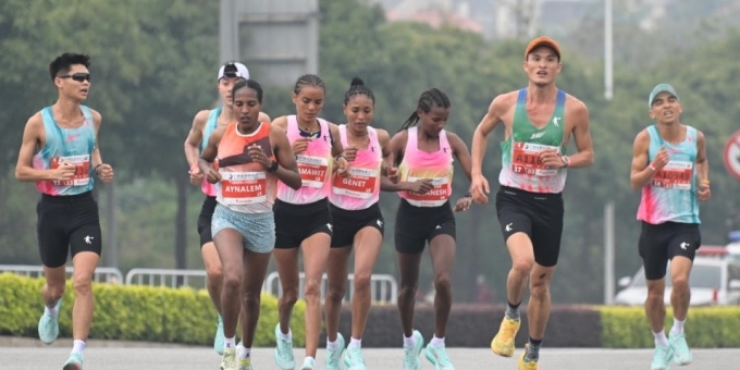 南宁马拉松今日开赛，跑友实现水果、榴莲自