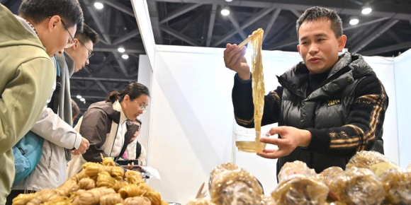 广西南宁：逛大集 寻年味