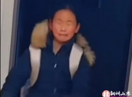 父母离婚姐妹俩时隔半年见面泪奔