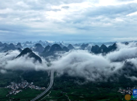 云雾缭绕 水墨江山