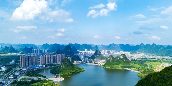 罗城：湖光山色仫佬城